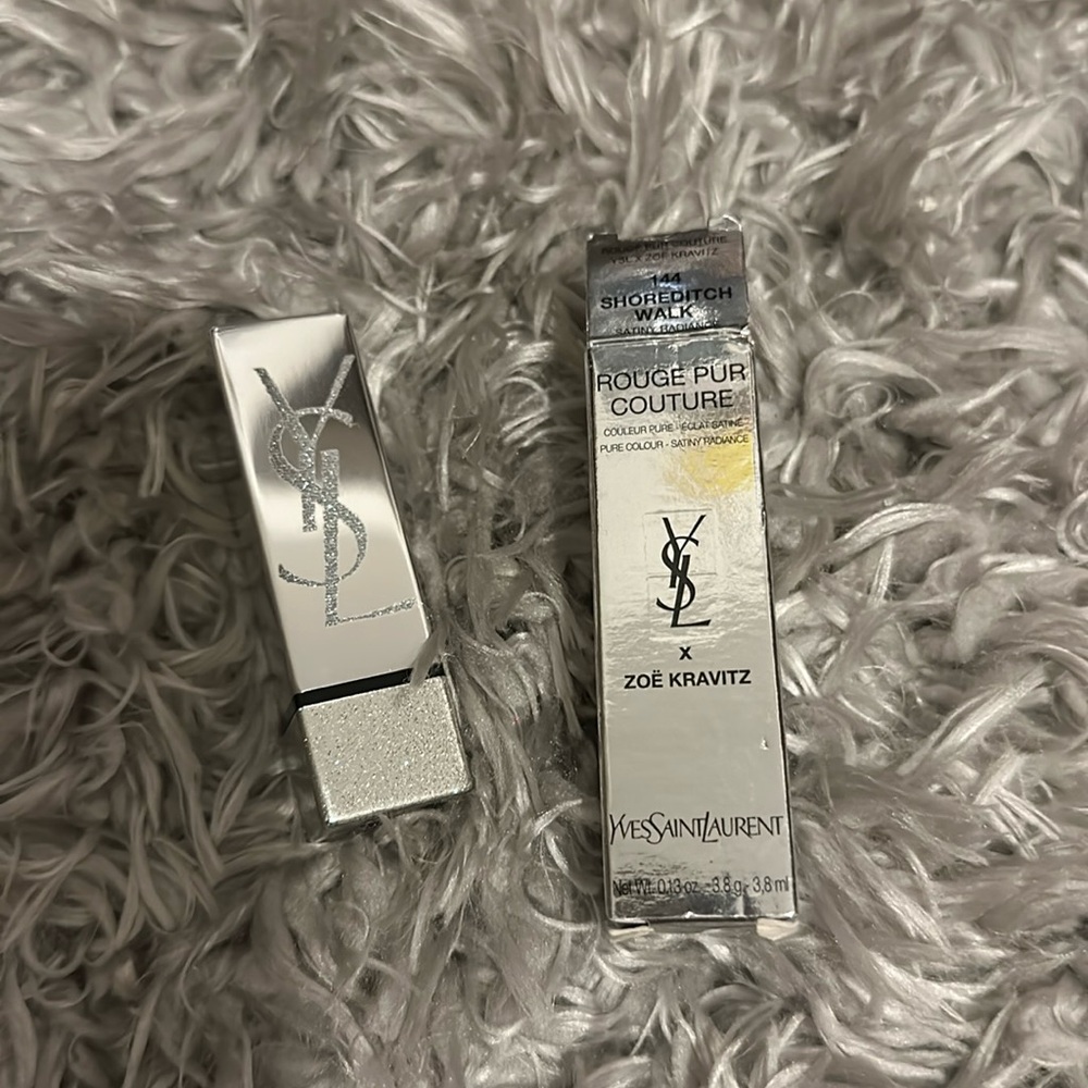 YSL ROUGE PUR COUTURE ZOE KRAVITZ